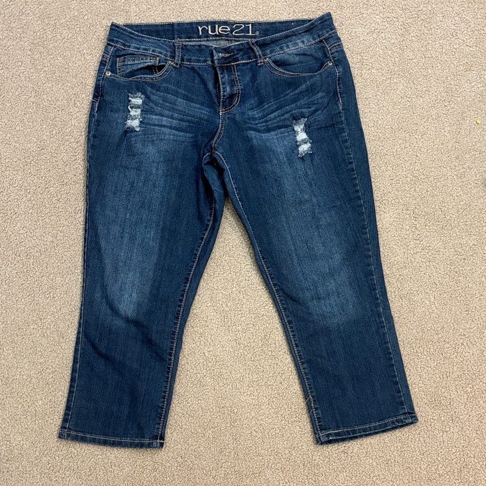 Rue21 Women's Dark Blue Cropped Jeans